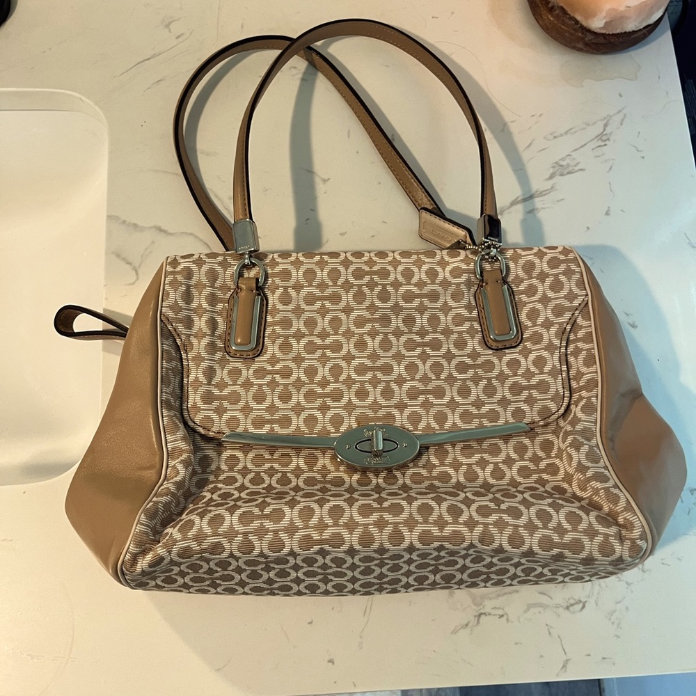 •COACH• Purse
